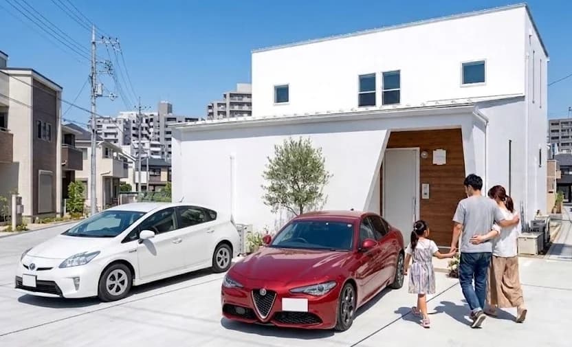TOTONOU の外観と暮らす家族